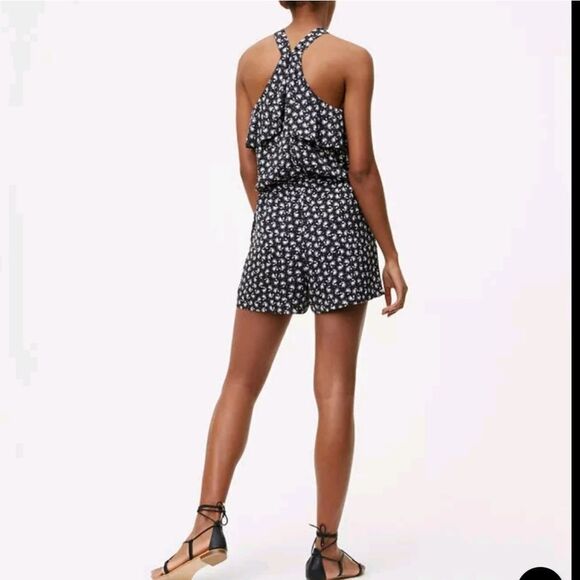 ANN TAYLOR LOFT HALTER FLORAL PRINT DESIGN TIE NECK SLEEVELESS WOMEN"S ROMPER - Picture 2 of 14